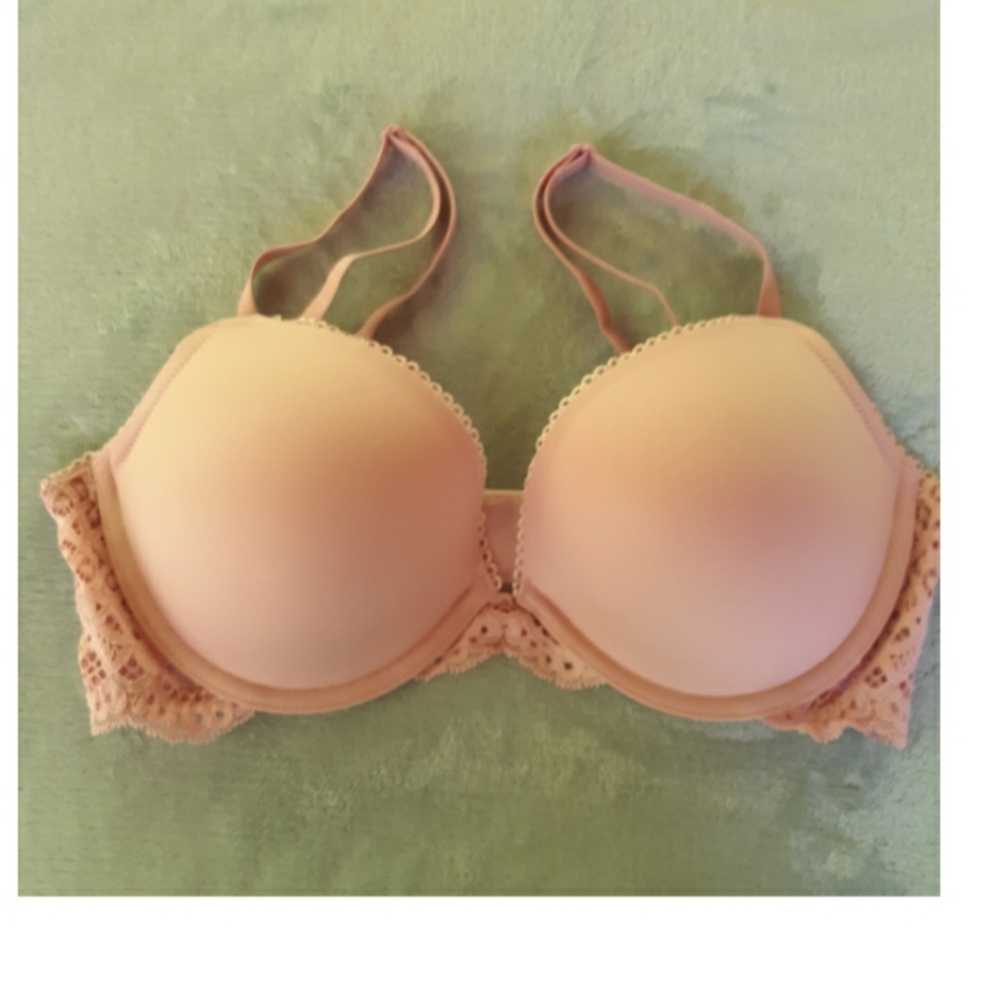 VS Bra size 34D